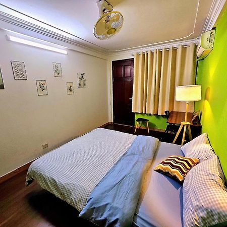 Rainbow Homestay - No 8 Alley 18B Tong Dan Hanoi Buitenkant foto