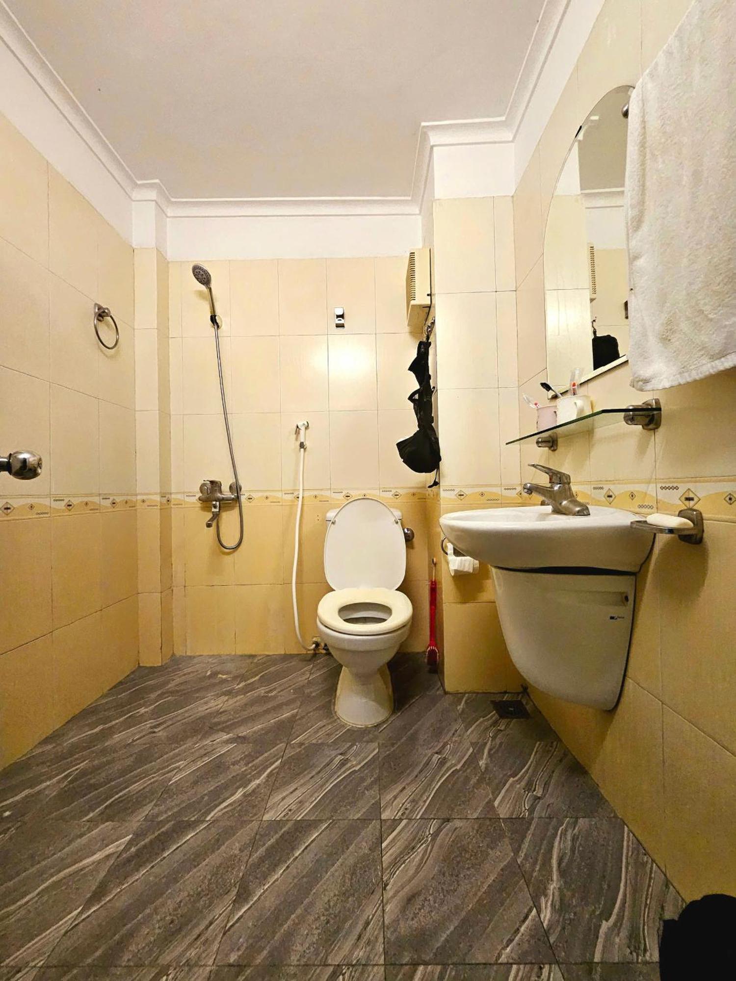 Rainbow Homestay - No 8 Alley 18B Tong Dan Hanoi Buitenkant foto