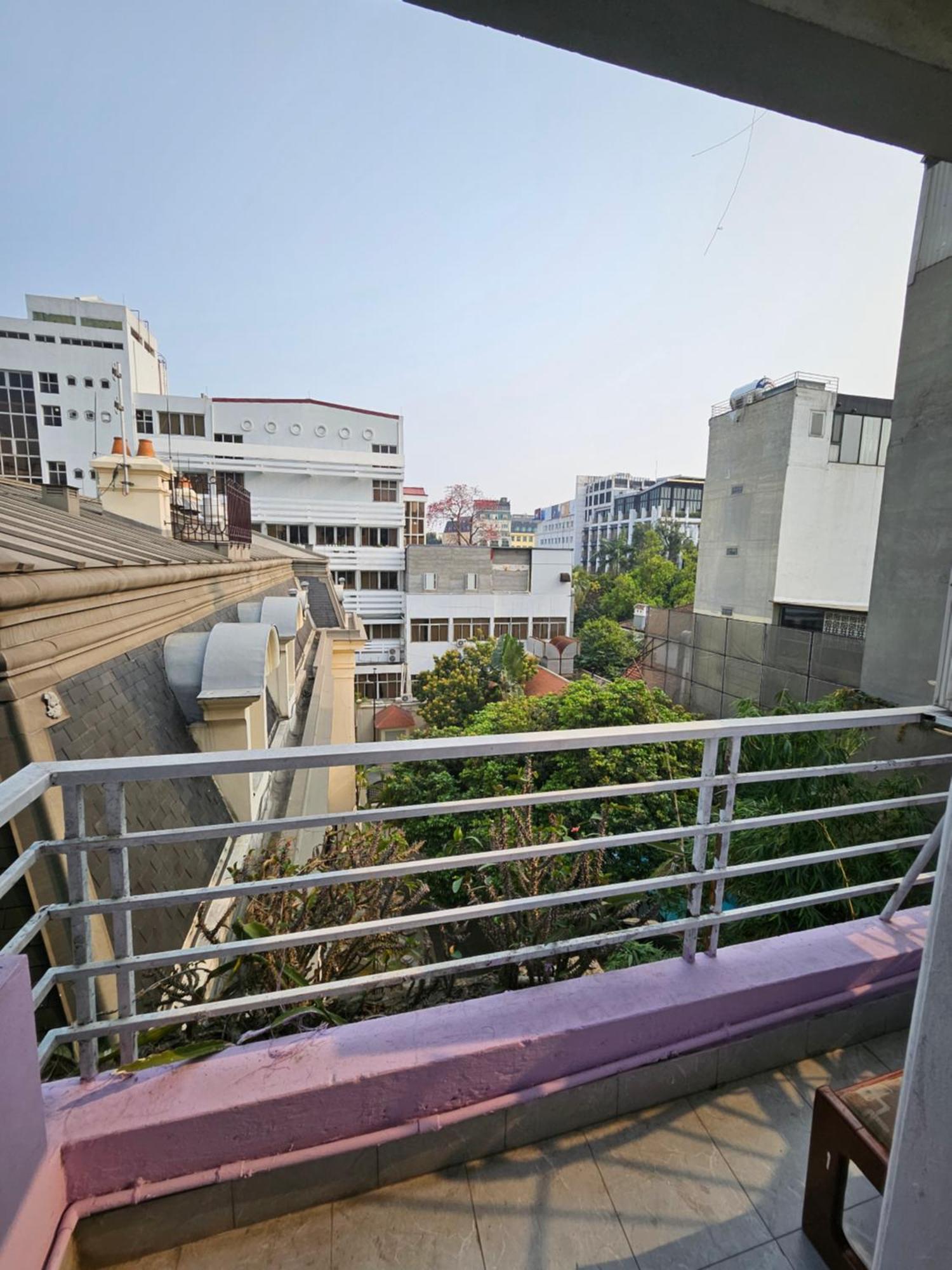 Rainbow Homestay - No 8 Alley 18B Tong Dan Hanoi Buitenkant foto